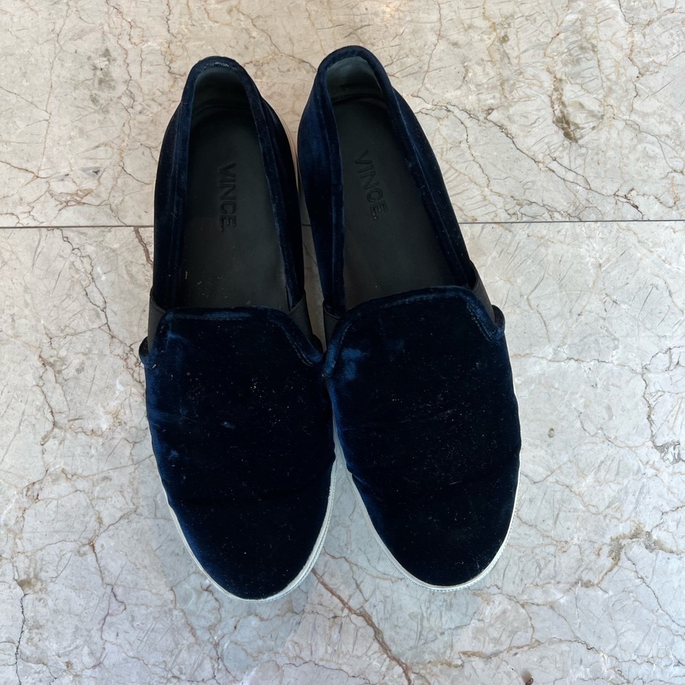 VINCE Velvet Sneaker’s In Dark Blue